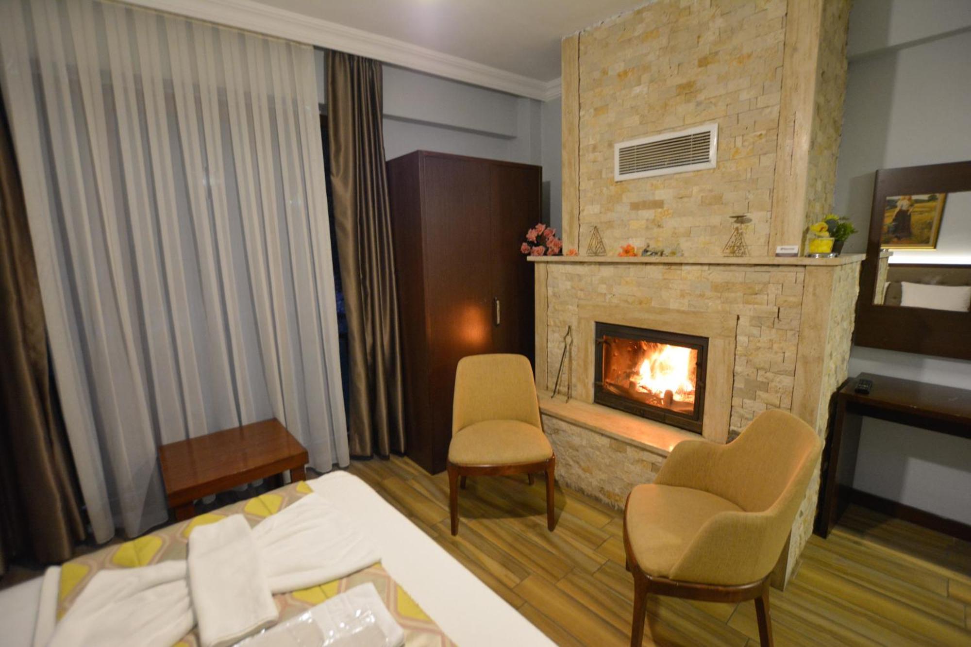 Hill River Hotel Agva  Exterior photo